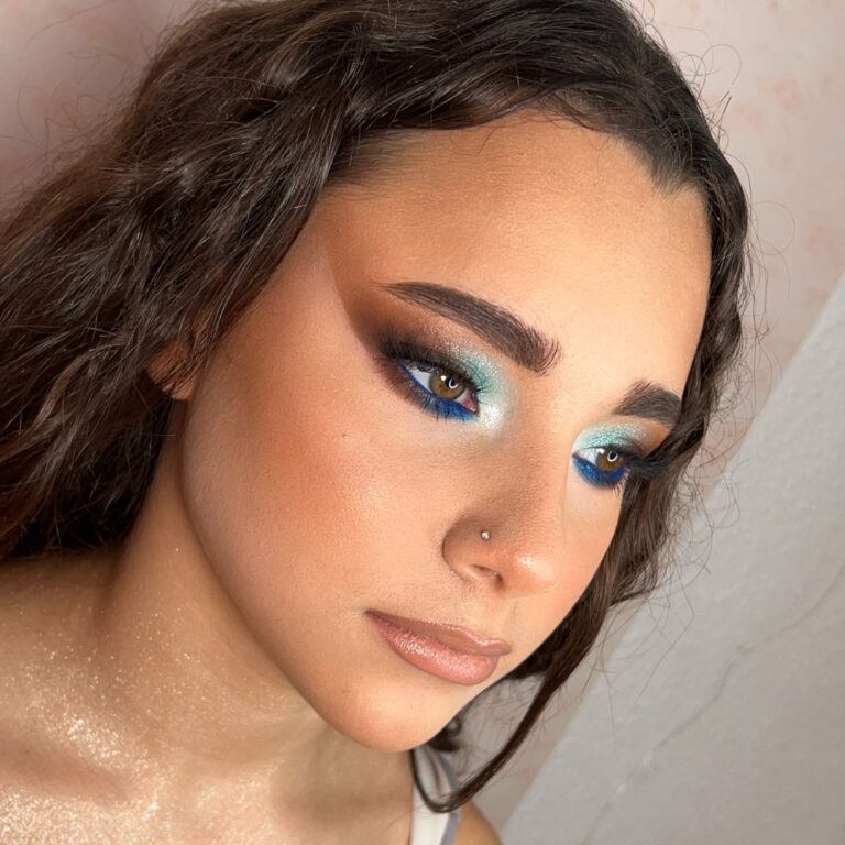 Imagen donde se ve la técnica de esfumado rasgado en todos cálidos y fríos del curso de ala de ángel de noa lópez