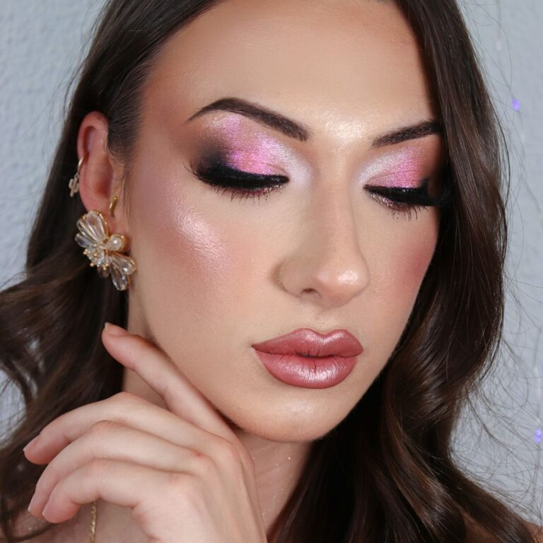 Imagen donde se ve el ahumado glam en tonos rosas y marrones del curso 4 técnicas 1.0 de Noa López