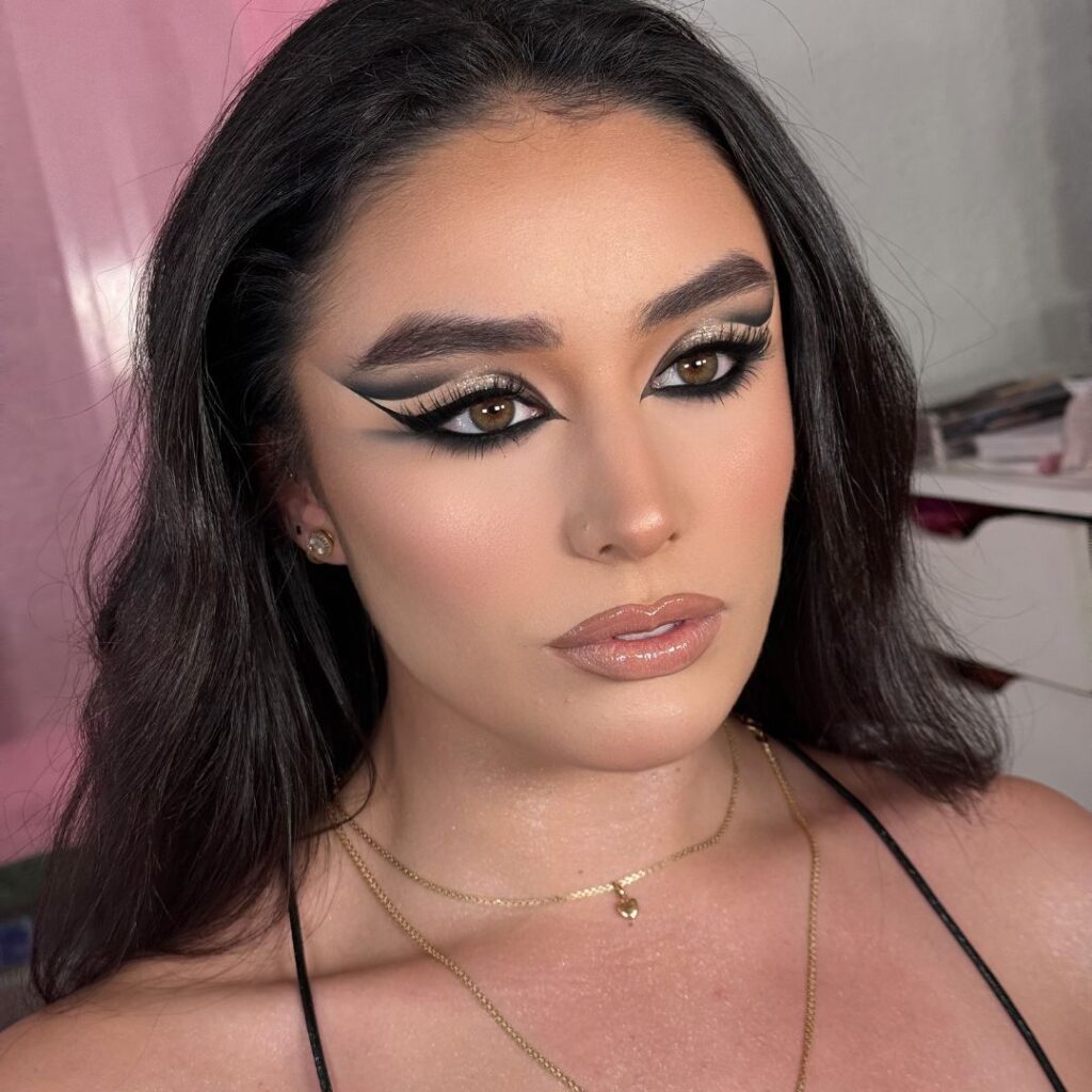 Maquillaje de piel hidrofóbica resistente al agua, sudor y lágrimas, realizado con técnica avanzada y de alta duración, por Noa López.